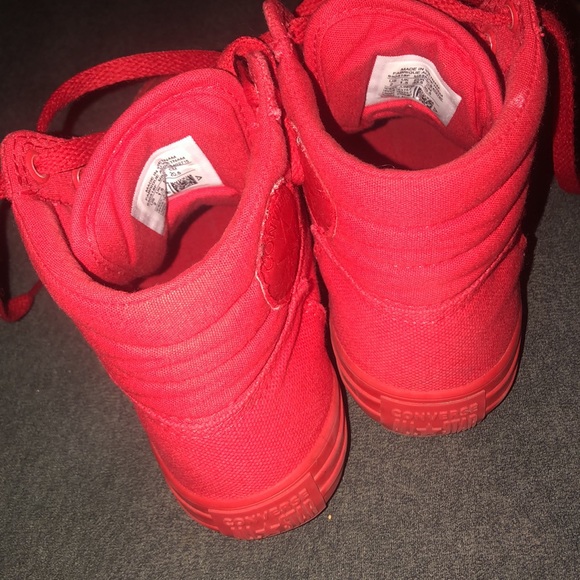 Kids size 2 converse all star - Picture 4 of 6